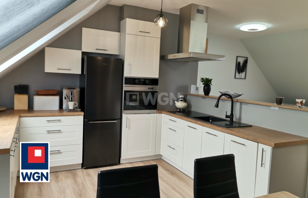 Kaźmierzów, gm Polkowice, 3 pokoje, piętro domu, wynajmę, 95 m2, 3000 zł miesięcznie.  
  
  
Dostępne od ZARAZ. Polecam. Wysok