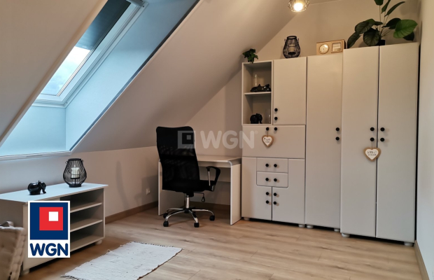 Kaźmierzów, gm Polkowice, 3 pokoje, piętro domu, wynajmę, 95 m2, 3000 zł miesięcznie.  
  
  
Dostępne od ZARAZ. Polecam. Wysok