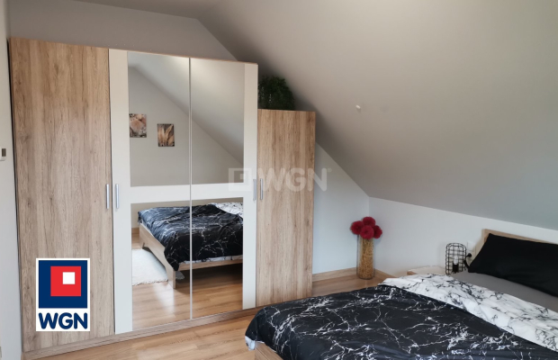 Kaźmierzów, gm Polkowice, 3 pokoje, piętro domu, wynajmę, 95 m2, 3000 zł miesięcznie.  
  
  
Dostępne od ZARAZ. Polecam. Wysok