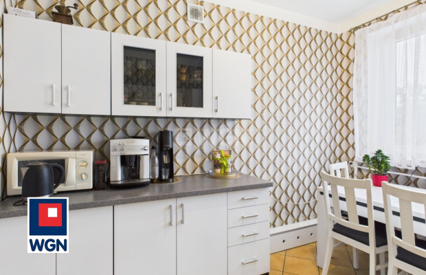 Pleszew, mieszkanie, pierwsze piętro, bezczynszowe, powierzchnia 86,40 m2, sprzedam, 425 000 zł.  
  
Zapraszam do zapoznania s