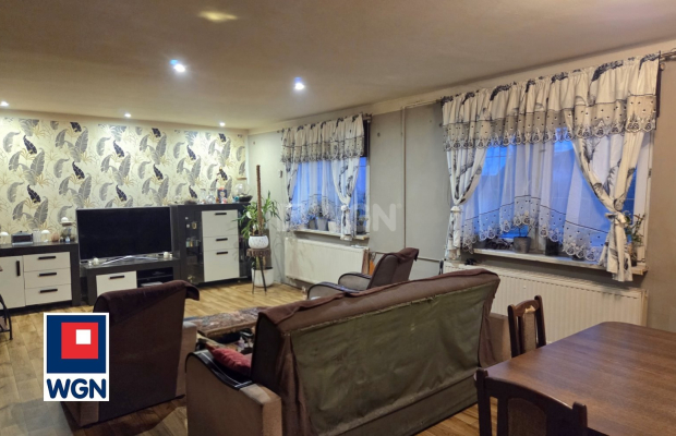 Krzelów, dom, 4 pokoje, 131 m2, sprzedam, cena 410 000 zł.  
 
Na sprzedaż 2/3 domu wolnostojącego - 131 m2 powierzchni: 
- par