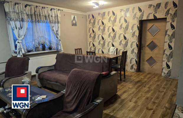 Krzelów, dom, 4 pokoje, 131 m2, sprzedam, cena 410 000 zł.  
 
Na sprzedaż 2/3 domu wolnostojącego - 131 m2 powierzchni: 
- par