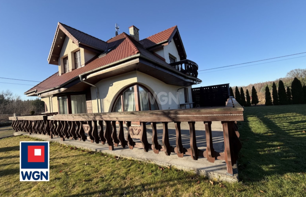 Jerzmanowa, Dom wolnostojący z garażem, cena 1 800 000 zł 
  
Na sprzedaż dom wolnostojący o powierzchni 200 m2 wraz z garażem 