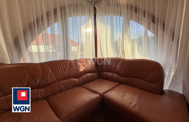 Jerzmanowa, Dom wolnostojący z garażem, cena 1 800 000 zł 
  
Na sprzedaż dom wolnostojący o powierzchni 200 m2 wraz z garażem 