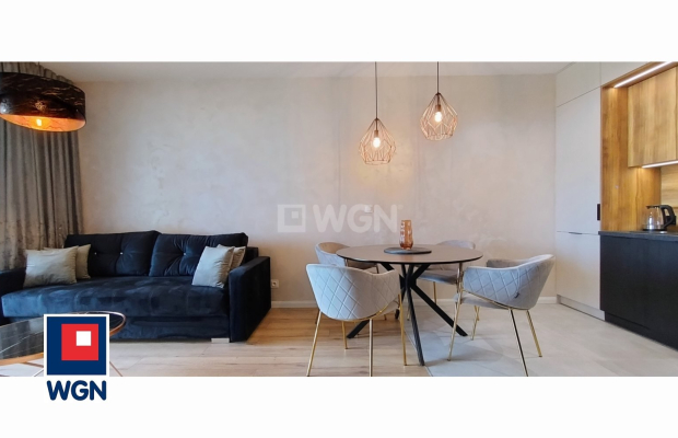 Polkowice, 2 pokoje, 1 piętro, balkon, wynajmę, 42 m2, 2800 zł miesięcznie.  
  
Dostępne: do uzgodnienia.  
Najem okazjonalny.