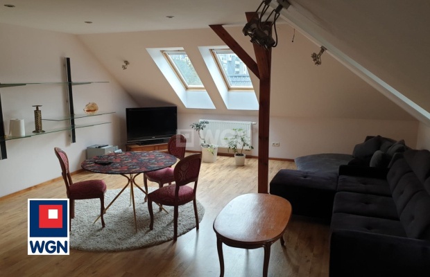 Polkowice, 3 pokoje, piętro domu z ogrodem, wynajmę, 130 m2, 3900 zł miesięcznie.  
  
  
Dostępne od 03.2026r. Polecam.  
  
D