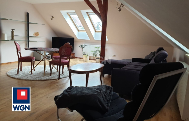 Polkowice, 3 pokoje, piętro domu z ogrodem, wynajmę, 130 m2, 3900 zł miesięcznie.  
  
  
Dostępne od 03.2026r. Polecam.  
  
D