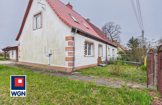 Przemków, dom w zabudowie bliźniaczej, powierzchnia 178 m2, działka 842 m2, sprzedam, cena 540 000 zł.  
  
  
Dom w zabudowie 