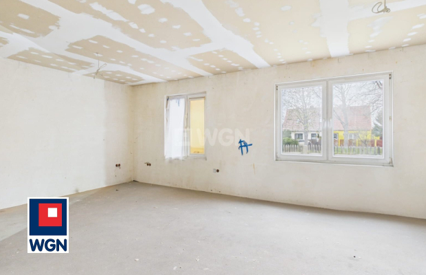 Przemków, dom w zabudowie bliźniaczej, powierzchnia 178 m2, działka 842 m2, sprzedam, cena 540 000 zł.  
  
  
Dom w zabudowie 