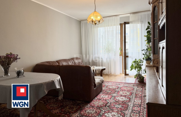 Sprzedam mieszkanie 65 m2, Głogów, 375 000 zł.

Na sprzedaż mieszkanie, znajdujące się na III piętrze bloku przy ulicy Władysła