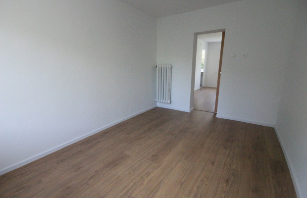 3pok, 48met, okolice Katowickiej PIWNICA/OGRÓD 400 m2 (Wrocław)