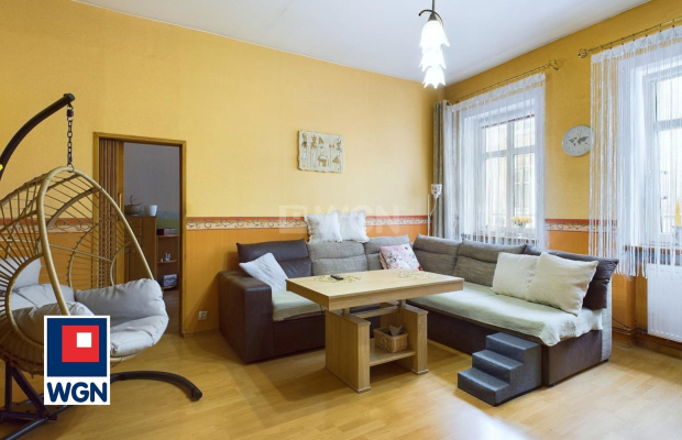 Nowa Sól, mieszkanie, 82,2 m2, 1 piętro, sprzedam, cena 380 000 PLN.  
  
Oferuję na sprzedaż wyjątkowe mieszkanie zlokalizowan