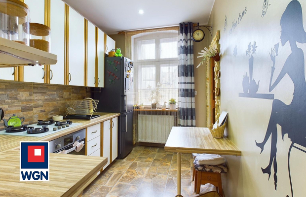 Nowa Sól, mieszkanie, 82,2 m2, 1 piętro, sprzedam, cena 380 000 PLN.  
  
Oferuję na sprzedaż wyjątkowe mieszkanie zlokalizowan