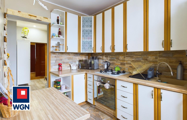 Nowa Sól, mieszkanie, 82,2 m2, 1 piętro, sprzedam, cena 380 000 PLN.  
  
Oferuję na sprzedaż wyjątkowe mieszkanie zlokalizowan