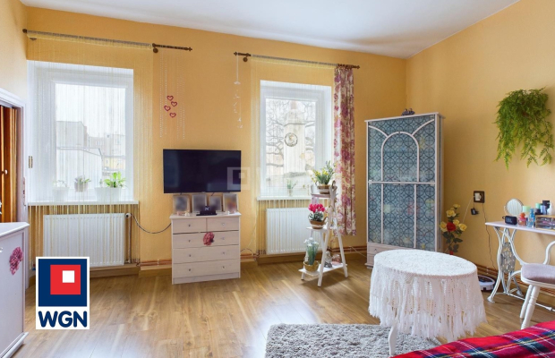 Nowa Sól, mieszkanie, 82,2 m2, 1 piętro, sprzedam, cena 380 000 PLN.  
  
Oferuję na sprzedaż wyjątkowe mieszkanie zlokalizowan