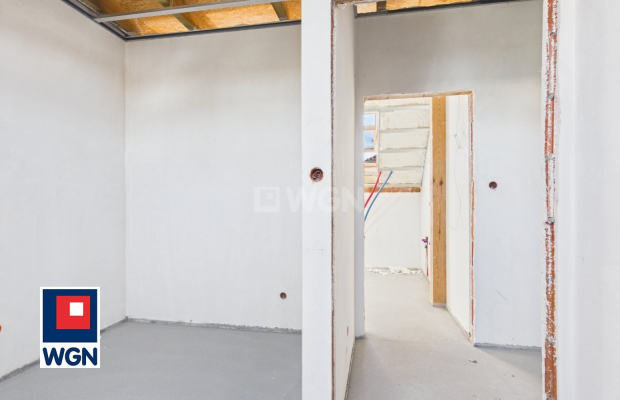 Na sprzedaż nowoczesny dom w zabudowie bliźniaczej o powierzchni 130 m2, położony na działce o powierzchni 3,5 ar. Nieruchomość