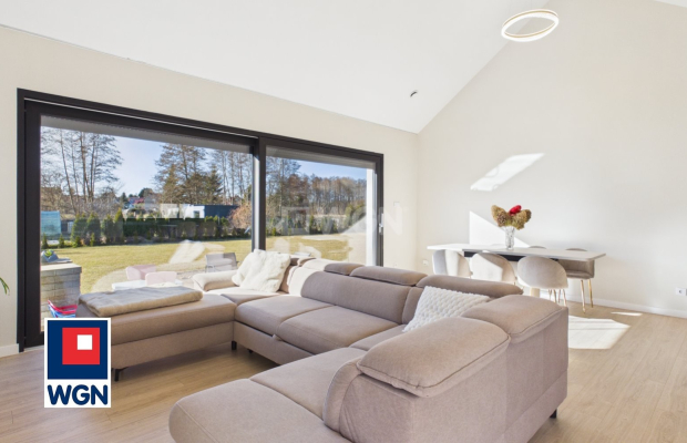 Dom jednorodzinny parterowy - projekt `Ekonomiczny 4T` , Gorzyca, gm. Lubin  
  
Ten dom łączy funkcjonalny projekt parterowy z