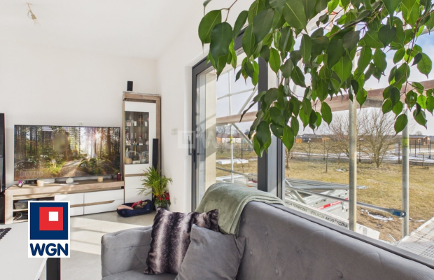 Jesiona, dom 93 m2, działka 2552 m2, sprzedam, 890 000 zł.  
  
Oferujemy na sprzedaż nowo wybudowany dom o powierzchni 93 m2. 