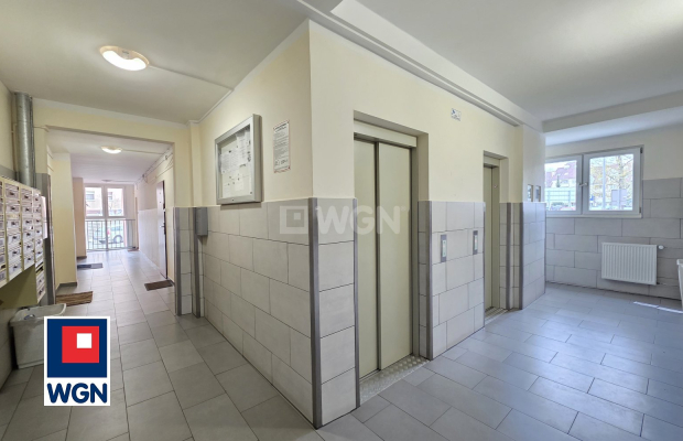 Zielona Góra, kawalerka, wynajmę, 33 m2, 2200 zł miesięcznie.  
  
Mieszkanie dostępne od zaraz.  
  
Do wynajęcia kawalerka zl