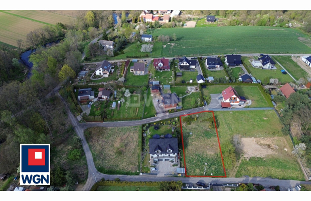 Działka z pozwoleniem i mediami - Konradówka gm. Chojnów  
  
Na sprzedaż w pełni przygotowana do startu prac działka budowlana