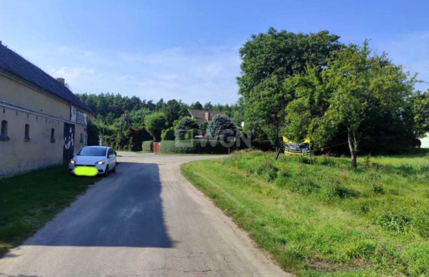 Jodłów, blisko jeziora, działka budowlana, 750 m2, cena 165 000 zł, sprzedam.  
  
Malowniczo położona działka budowlana w Jodł