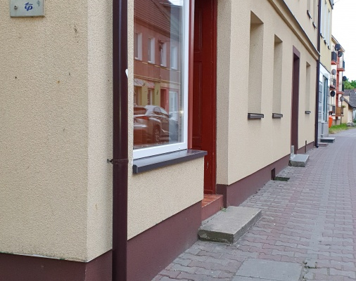 Lokal handlowy usługowy biurowy w centrum Płot