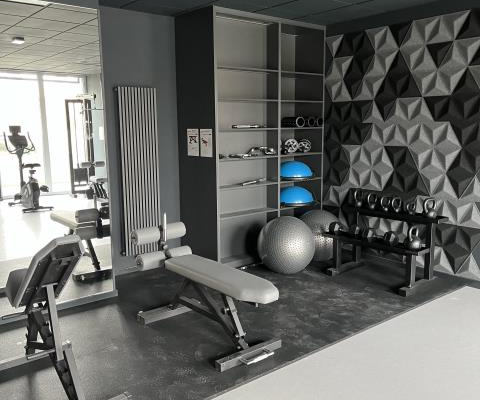 Kawalerka z balkonem I siłownia - Legnicka