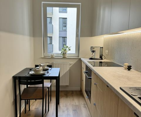 Kawalerka z balkonem I siłownia - Legnicka