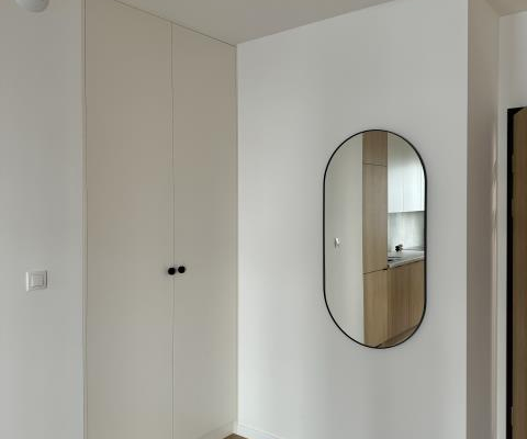 Kawalerka z balkonem I siłownia - Legnicka