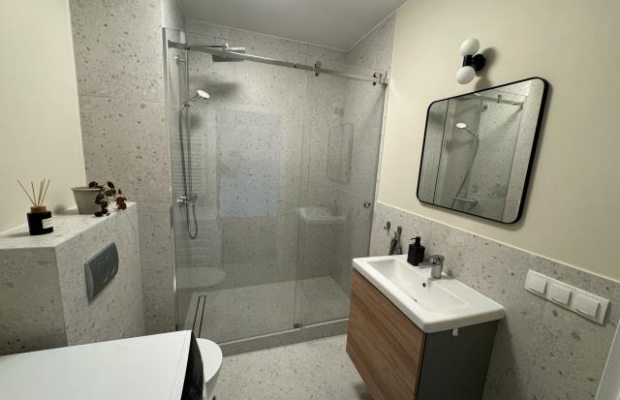 Kawalerka z balkonem I siłownia - Legnicka