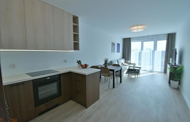 Pachnące nowością przestronne 2 pokoje z balkonem