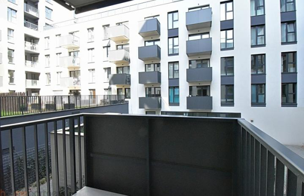 Kawalerka z balkonem I siłownia - Legnicka