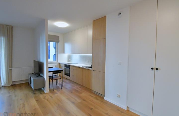 Kawalerka z balkonem I siłownia - Legnicka