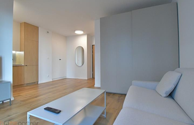 Kawalerka z balkonem I siłownia - Legnicka