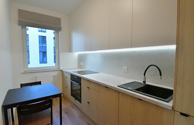 Kawalerka z balkonem I siłownia - Legnicka