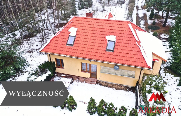 Arkadia Nieruchomości oferuje na sprzedaż Dom 
z potencjałem położony na przepięknej działce 
w miejscowości Adaminowo  
 
 
Je