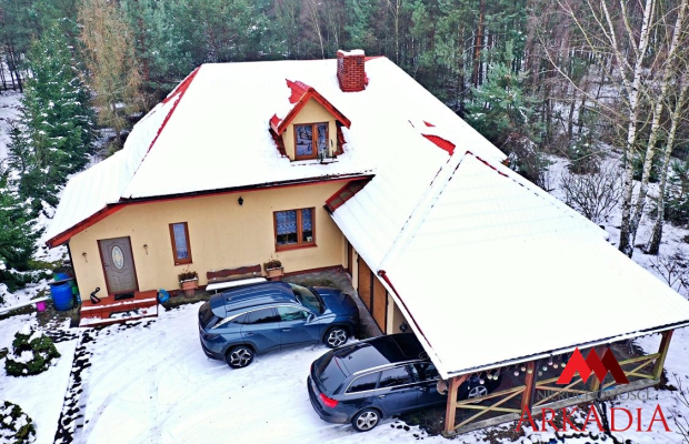 Arkadia Nieruchomości oferuje na sprzedaż Dom 
z potencjałem położony na przepięknej działce 
w miejscowości Adaminowo  
 
 
Je