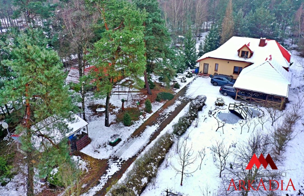 Arkadia Nieruchomości oferuje na sprzedaż Dom 
z potencjałem położony na przepięknej działce 
w miejscowości Adaminowo  
 
 
Je
