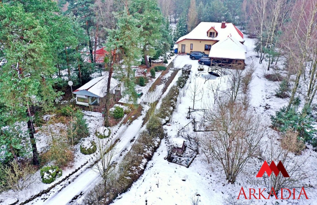 Arkadia Nieruchomości oferuje na sprzedaż Dom 
z potencjałem położony na przepięknej działce 
w miejscowości Adaminowo  
 
 
Je