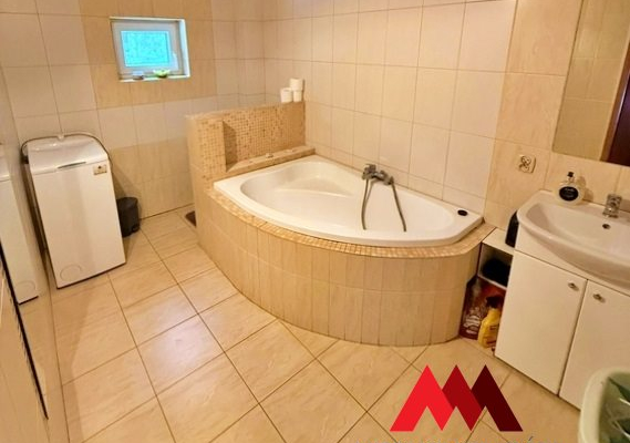 Arkadia Nieruchomości oferuje na sprzedaż Dom 
z potencjałem położony na przepięknej działce 
w miejscowości Adaminowo  
 
 
Je