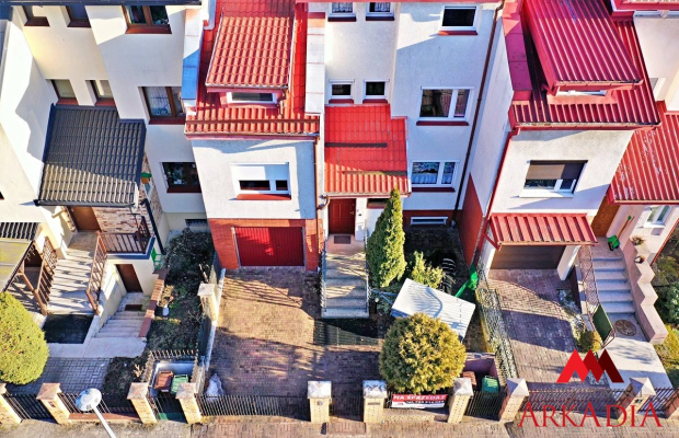 DOM SZEREGOWY OSIEDLE POŁUDNIE UL. ŻRÓDLANA