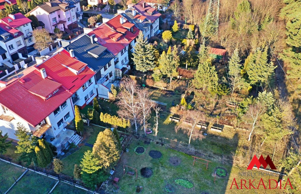 DOM SZEREGOWY OSIEDLE POŁUDNIE UL. ŻRÓDLANA