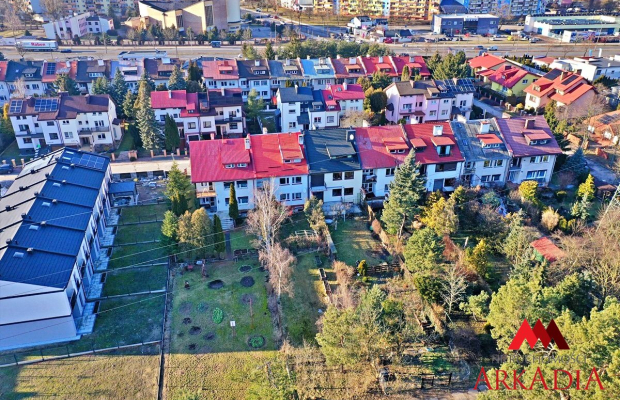 DOM SZEREGOWY OSIEDLE POŁUDNIE UL. ŻRÓDLANA