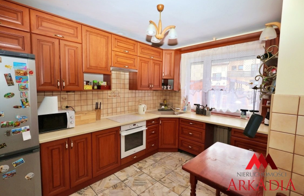 DOM SZEREGOWY OSIEDLE POŁUDNIE UL. ŻRÓDLANA