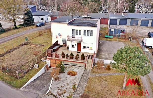 Na sprzedaż przestronne mieszkanie z garażem! 