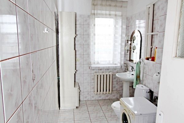 Na sprzedaż przestronne mieszkanie z garażem! 