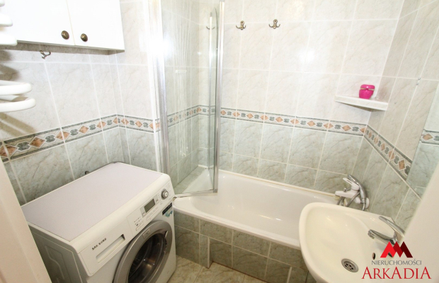 Do wynajęcia przytulne 2-pokojowe mieszkanie o powierzchni 38 m² , położone na  4. piętrze  w bloku na  osiedlu Kazimierza Wiel