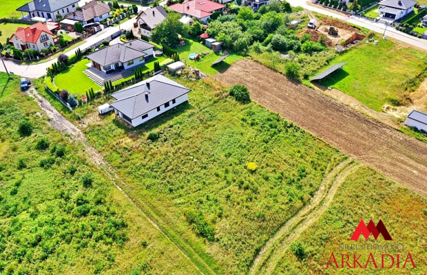 Arakcyjna działka w Kowalu 1000 m2