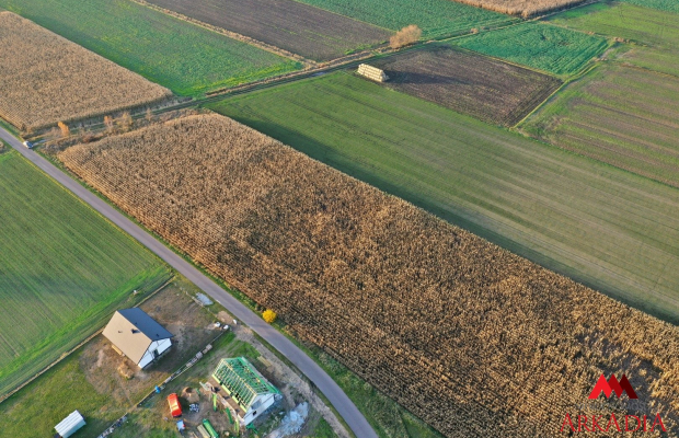 Arkadia Nieruchomości prezentuje wyjątkową działkę w Lubaniu - idealną inwestycję pod zabudowę mieszkaniową! 
 
 
LINK DO PREZE