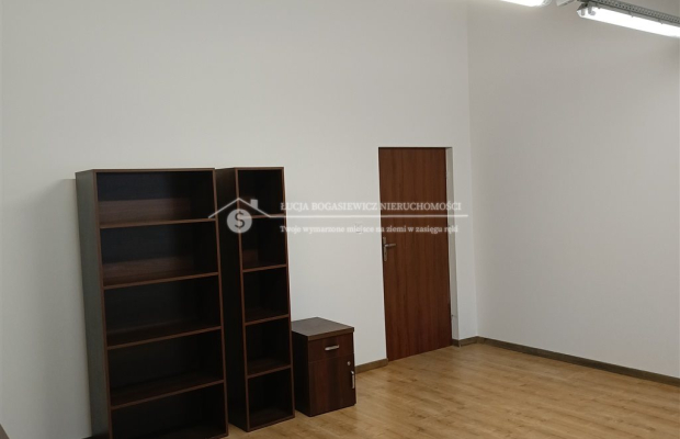 Lokal biurowy do wynajęcia - 130 m² | 40 zł/m² | 5 200 zł miesięcznie  
 Bielsko-Biała - Kamienica | funkcjonalna przestrzeń z 